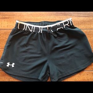 UnderArmour Youth Medium Shorts